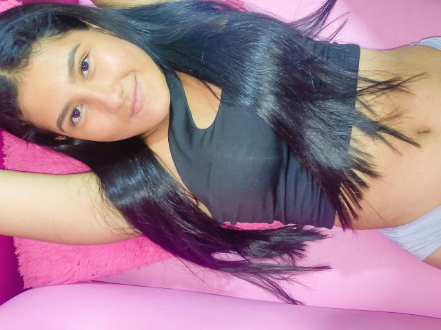 EmmaWow69 - Live sex cam - 16342130