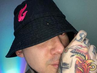 AdamTattoo - сексуальная веб-камера в реальном времени - 16342950