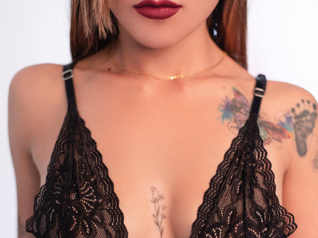 EmilieIsseman - Sexe cam en vivo - 16353282