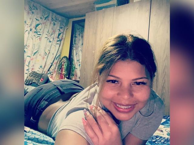 AndreaNavarro - Live sex cam - 16362542