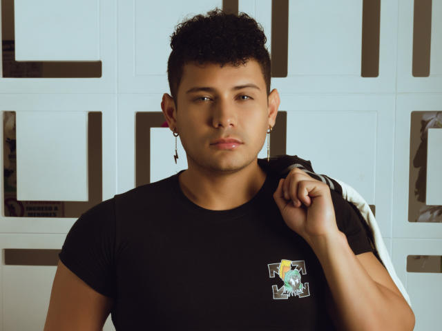 AlexiSpears - Live Sex Cam - 16370778