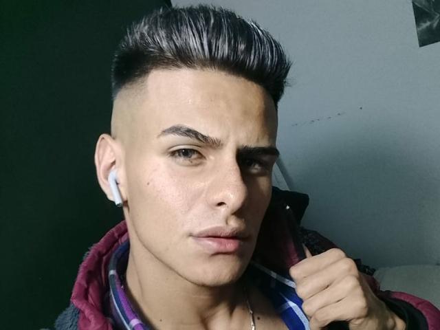 KevinMiller - Live porn &amp; sex cam - 16374826