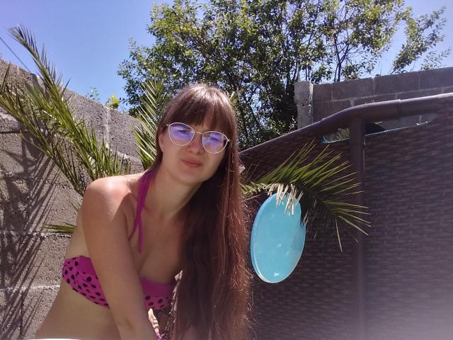 KiraGoldens - Live porn &amp; sex cam - 16384178