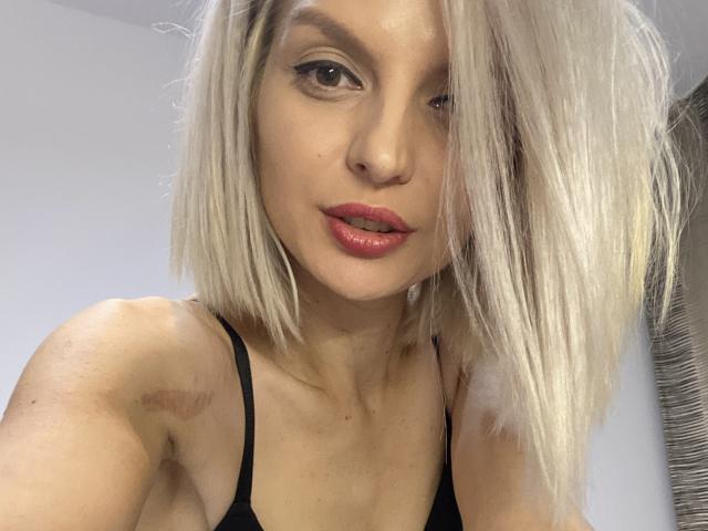 DouceAmelia - Live porn &amp; sex cam - 16390502