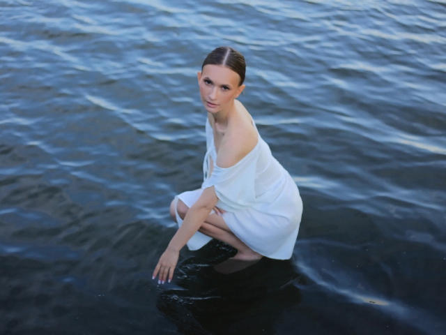 EmmaMilner - сексуальная веб-камера в реальном времени - 16410718