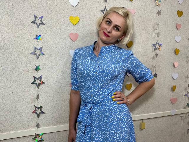 AlbinaFunny - Sexe cam en vivo - 16414622