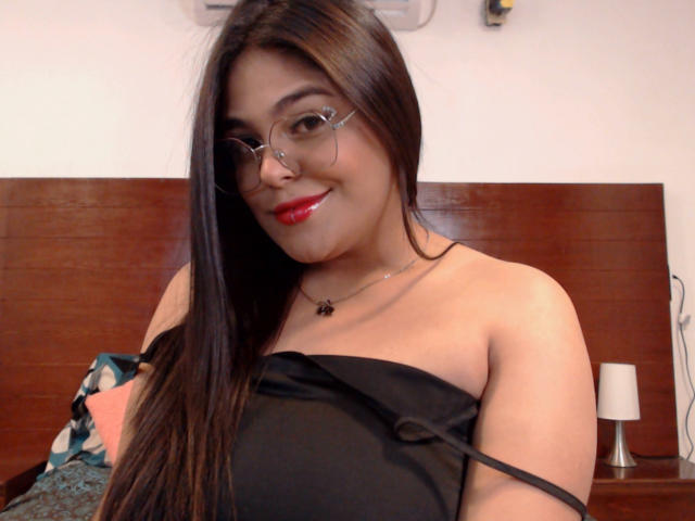 ElenaGommy - Live porn &amp; sex cam - 16421230