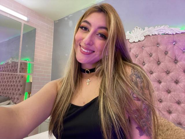 SabrinaMontana - Porno na żywo i seks kamera - 16421378