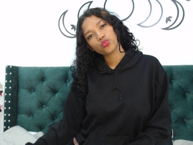 StefannyCambell - Élő pornó és szexkamera - 16437814