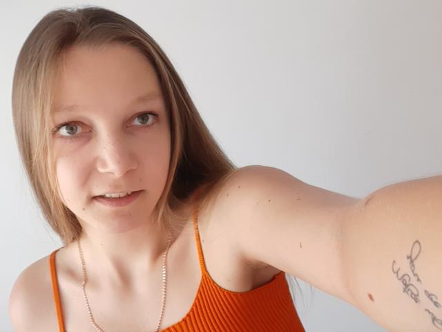 LovelyxEmilly - сексуальная веб-камера в реальном времени - 16444094