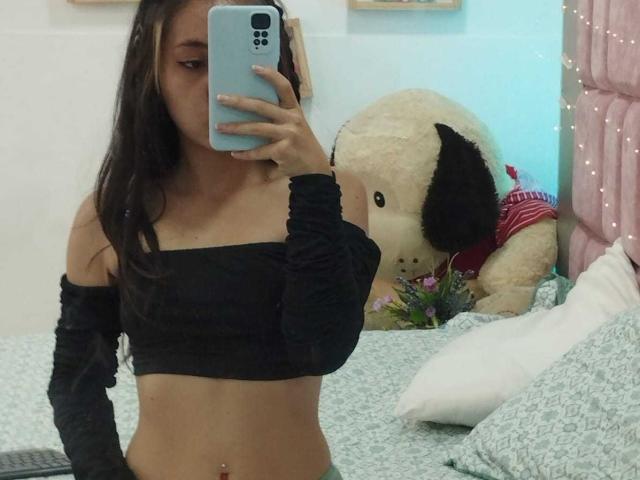 RavenReyes - Élő pornó és szexkamera - 16451066