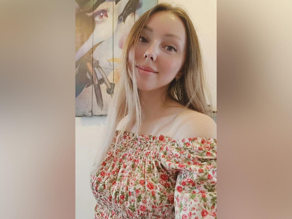 AliceSmiles Hot Sex Cam Chestnut shaved sex 