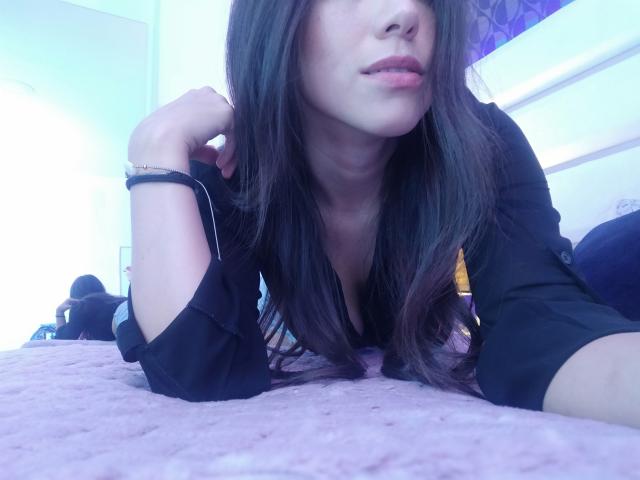 MiaReed - פורנו בשידור חי ומצלמת סקס - 16461682