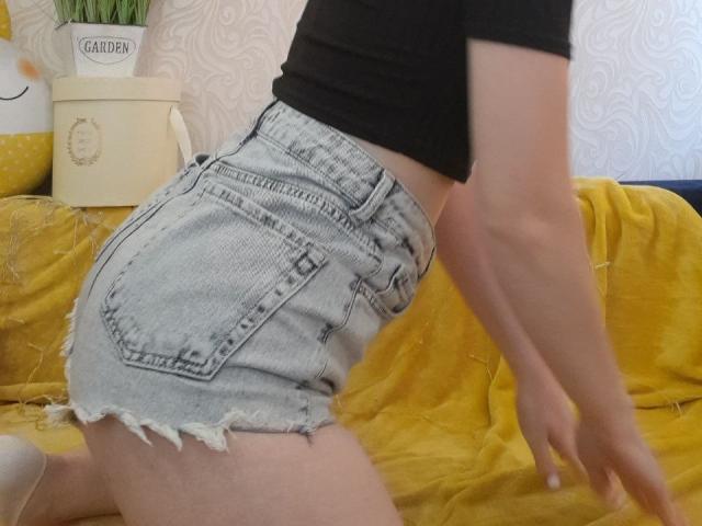 SunnyIsa - Élő pornó és szexkamera - 16471086