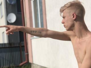 SunsetOscar - Live sex cam - 16471122