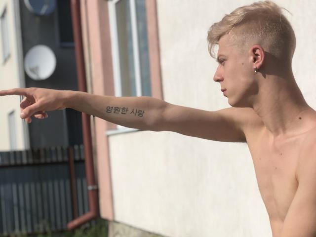 SunsetOscar - Live sex cam - 16471122