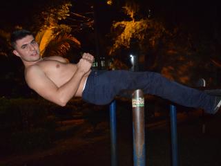 AndrethMuller - Porno na żywo i seks kamera - 16483950