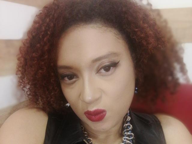 VioletaSwitch - Élő pornó és szexkamera - 16488690