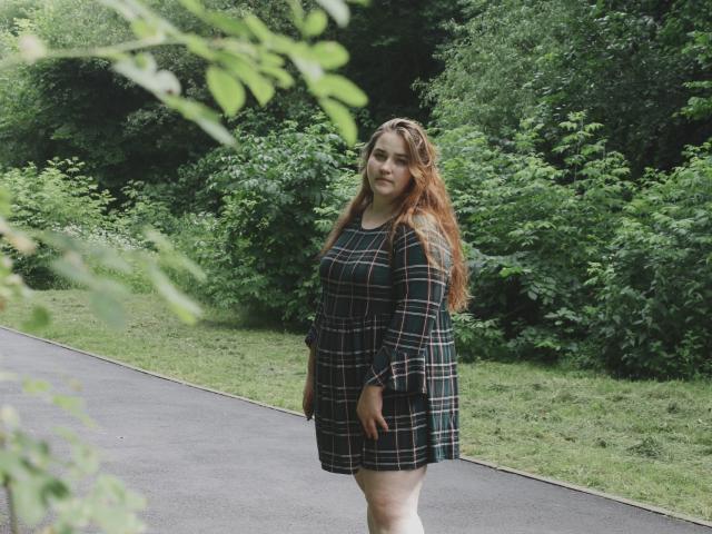 DaniellaGraceZZ - Élő pornó és szexkamera - 16490386