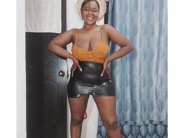 EmiraHot - Live Sex Cam - 16525018