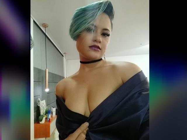 CassieJones - Live sex cam - 16527378