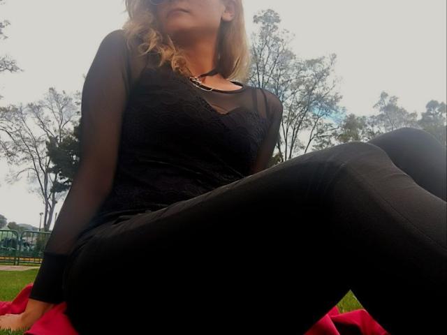 LucyRosiekus - Élő pornó és szexkamera - 16527974