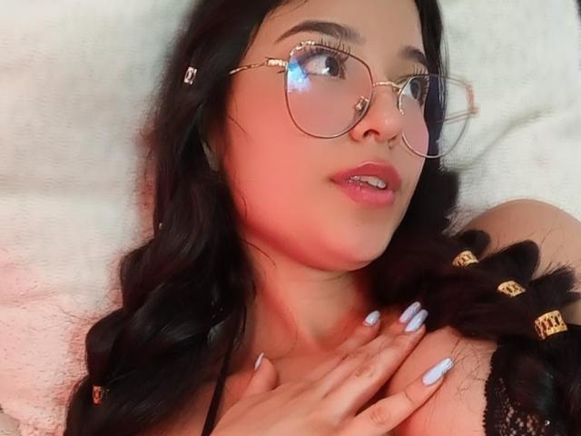 ValeriaClark - Live Sex Cam - 16561098