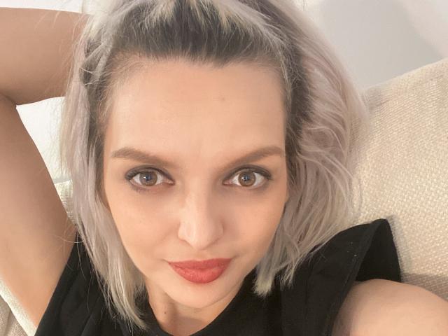 DouceAmelia - Live sex cam - 16571418