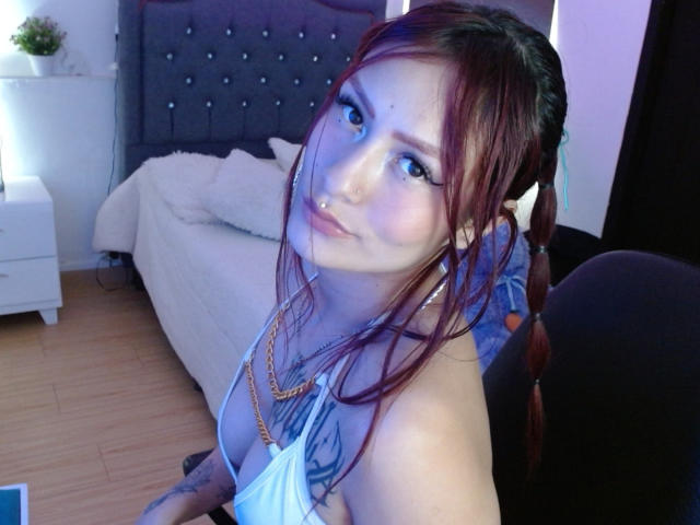 AlessandraM - Élő pornó és szexkamera - 16575418