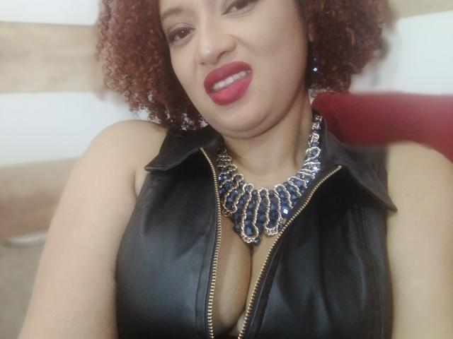 VioletaSwitch - פורנו בשידור חי ומצלמת סקס - 16606026