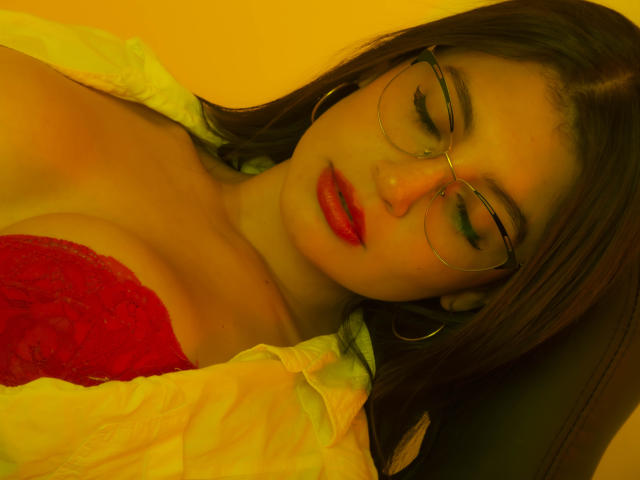 IsabellaColledani - Élő pornó és szexkamera - 16608714