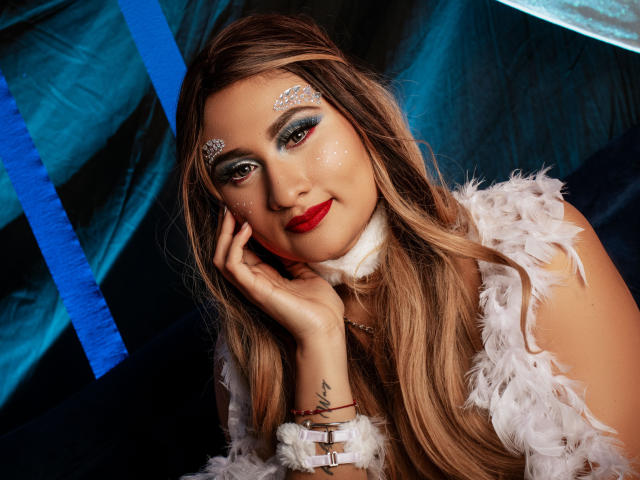 ShiaraRussi - Live porno og sexkamera - 16612022