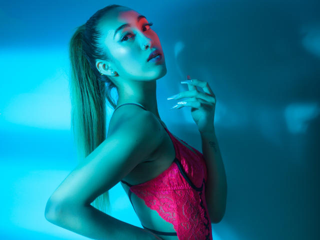 LynaMiller - Élő pornó és szexkamera - 16622358