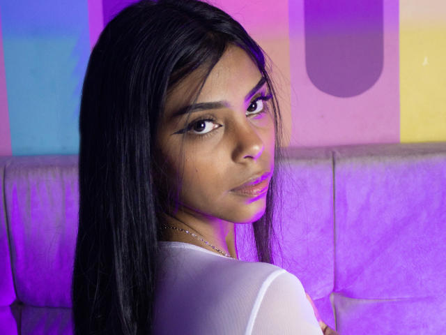 ZafiiroBluee - сексуальная веб-камера в реальном времени - 16637998