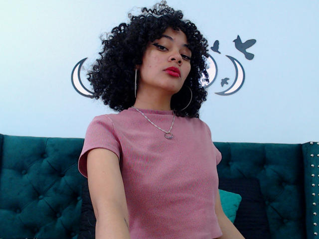 GiaLarken - Live sex cam - 16647078