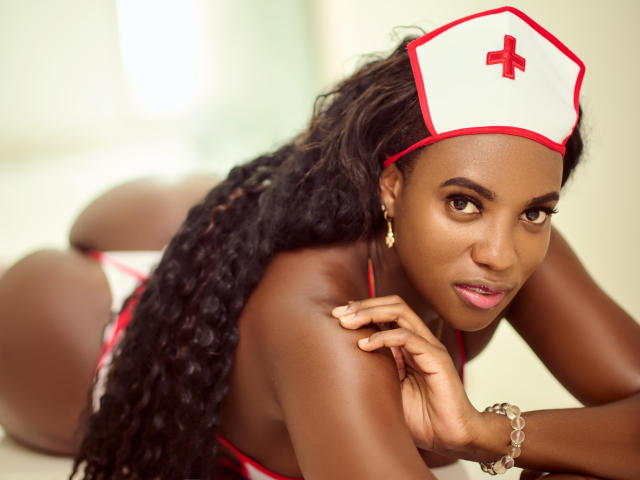 CassandraDiLuca - сексуальная веб-камера в реальном времени - 16694918