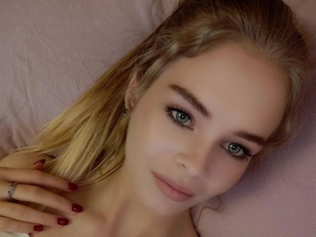 SunBeamX - Live sex cam - 16727810