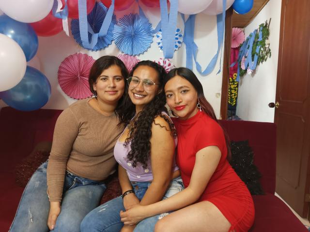 FourLesbians - Sexe cam en vivo - 16734194