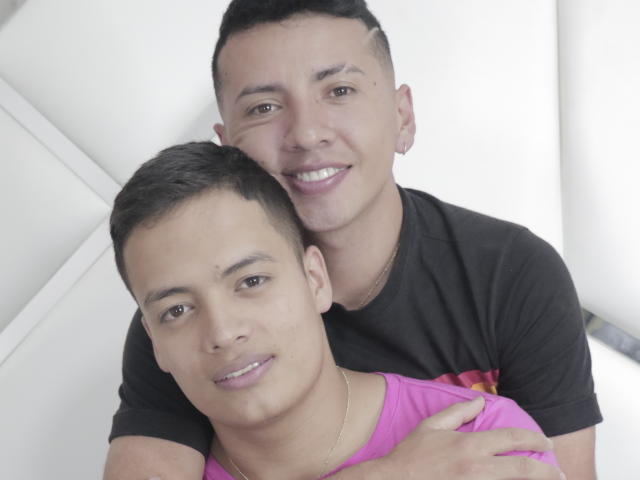 AndrewAndSanti - Live porn &amp; sex cam - 16737322