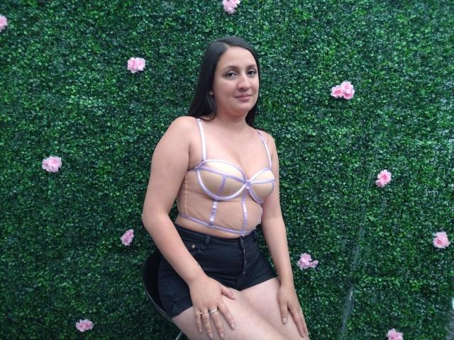 IsabellaAdamss - Live porn &amp; sex cam - 16748698