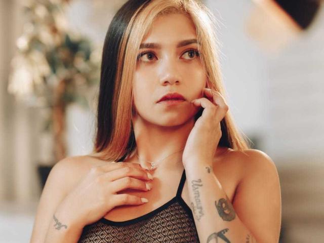 AmmyH - Élő pornó és szexkamera - 16780658