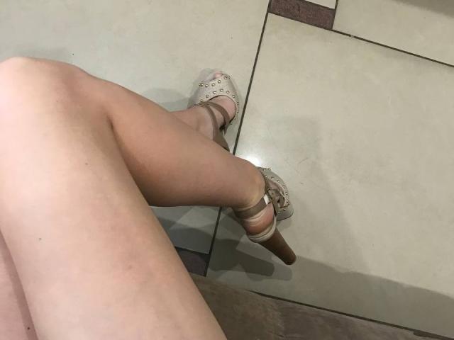 Fellinia - Porno na żywo i seks kamera - 16795158