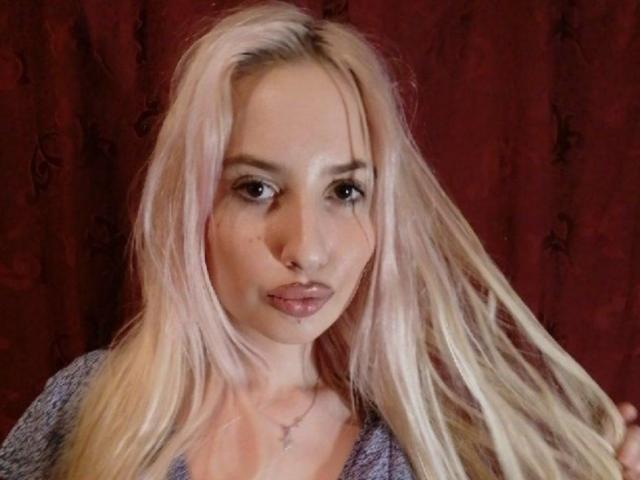 ElzaKom - Live porn &amp; sex cam - 16804890