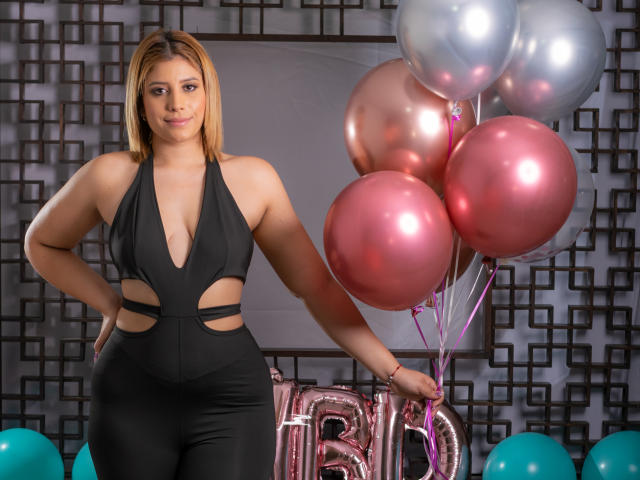 LoorenaFlores - сексуальная веб-камера в реальном времени - 16807366