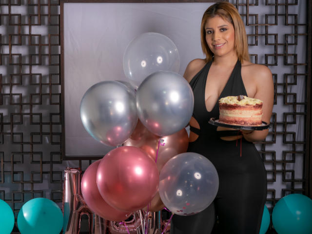 LoorenaFlores - сексуальная веб-камера в реальном времени - 16807374