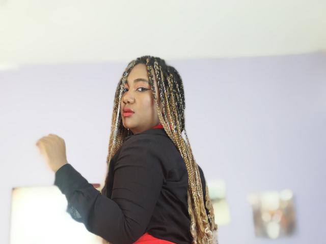 MichellColbin - Élő pornó és szexkamera - 16811638