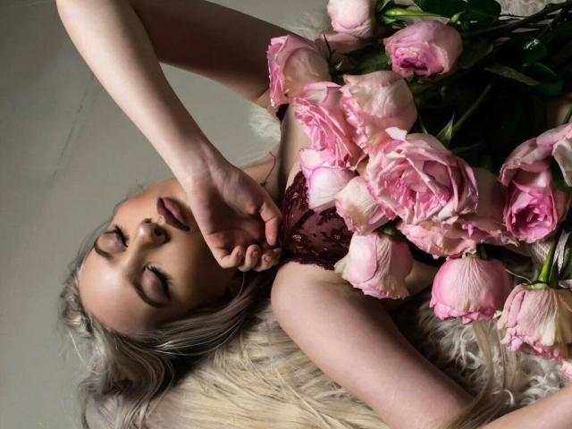 ElzaKom - Live porn &amp; sex cam - 16823842