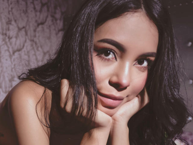 SophyWilliamss - сексуальная веб-камера в реальном времени - 16870338