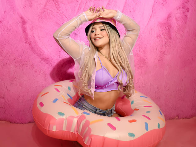 AvrilThomas - Sexe cam en vivo - 16873462