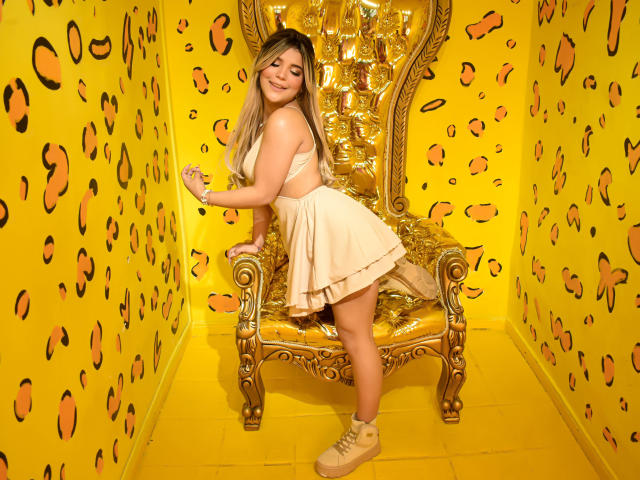 AvrilThomas - Sexe cam en vivo - 16873470